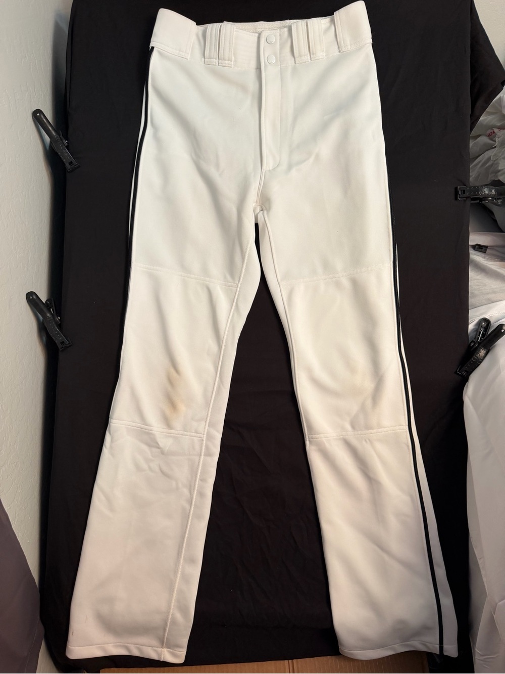 Men’s Mizuno Baseball Pant- White with Black pinstripes